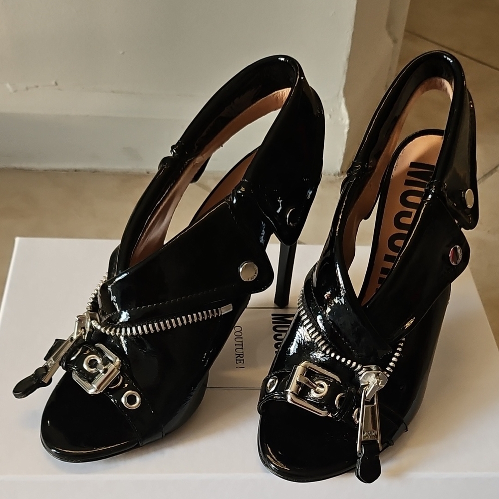 Moschino Black Patent Leather Heels with Zipper Detail